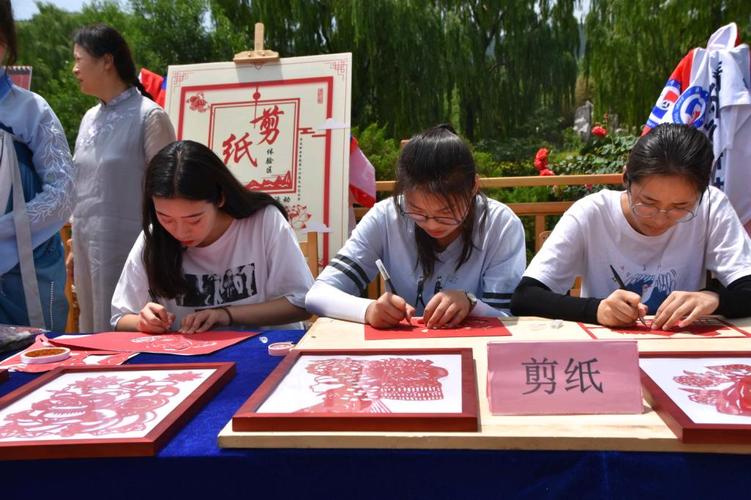 文传学院承办中华传统文化艺术展示体验活动
